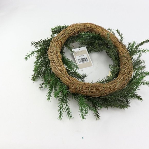 Northlight 13.5" Classic Pine with Pine Cones and Stars Christmas Wreath - Unlit - Picture 4 of 5